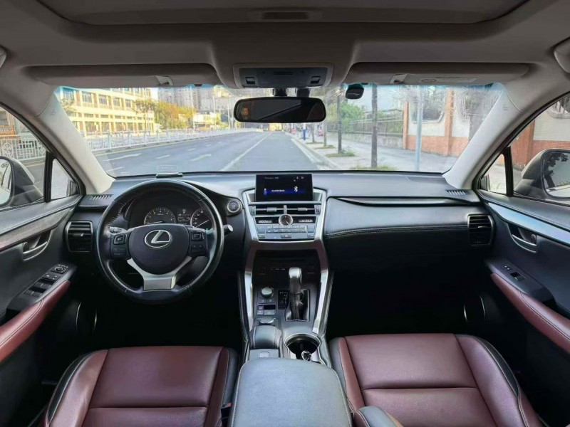 汕头15年雷克萨斯NX7