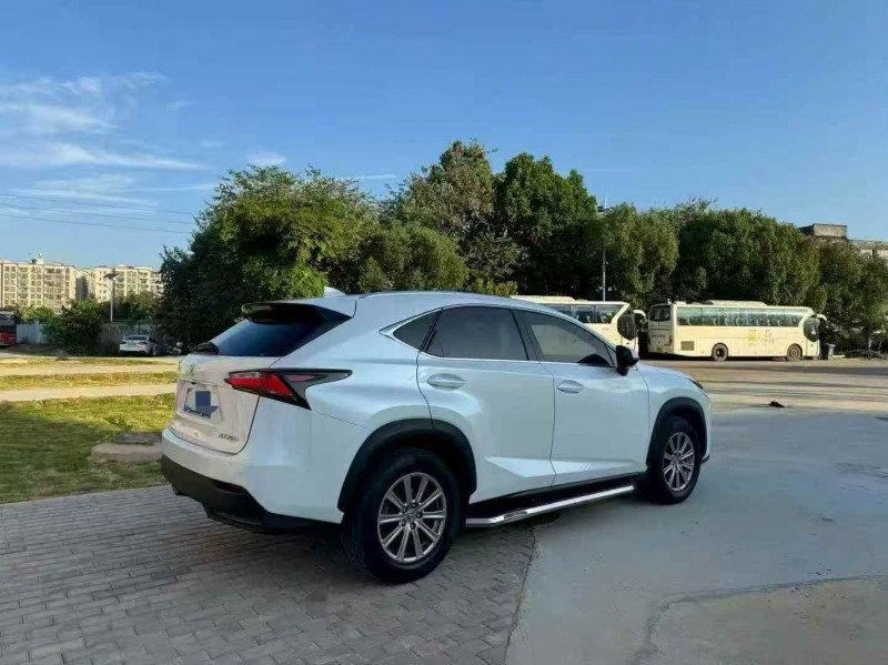 汕头15年雷克萨斯NX8