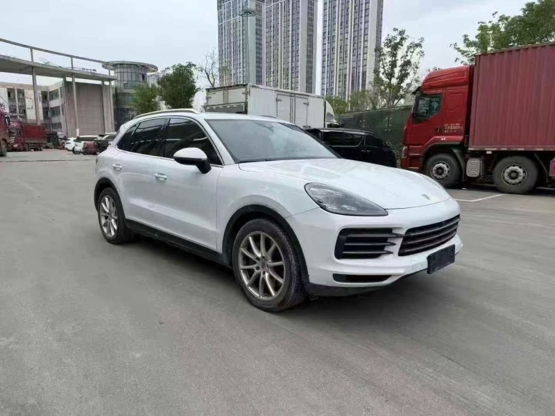 湖州19年保时捷卡宴3