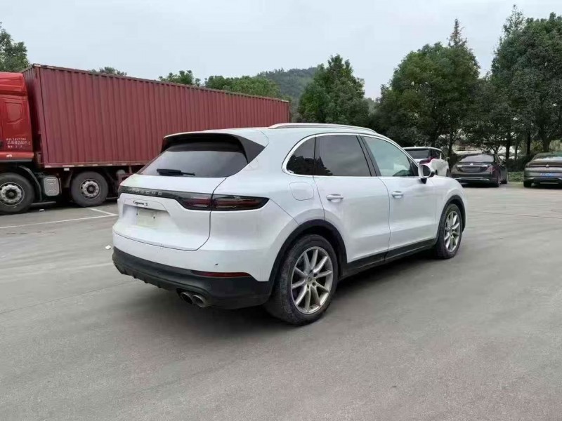 湖州19年保时捷卡宴8