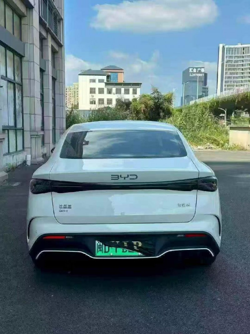 厦门24年比亚迪海豹8