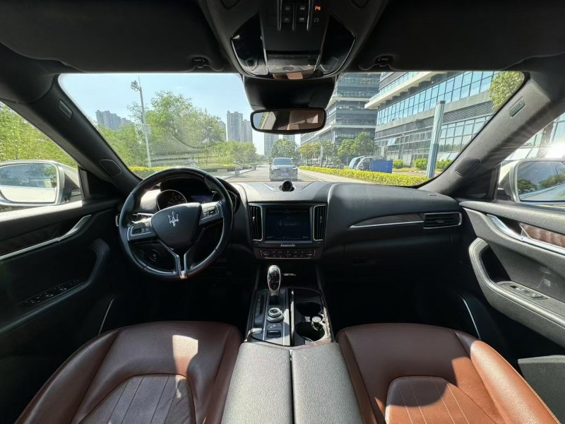 东莞18年玛莎拉蒂Levante5