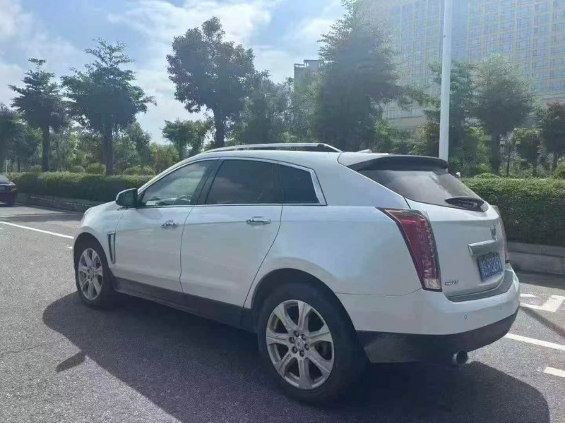 汕头16年凯迪拉克SRX8