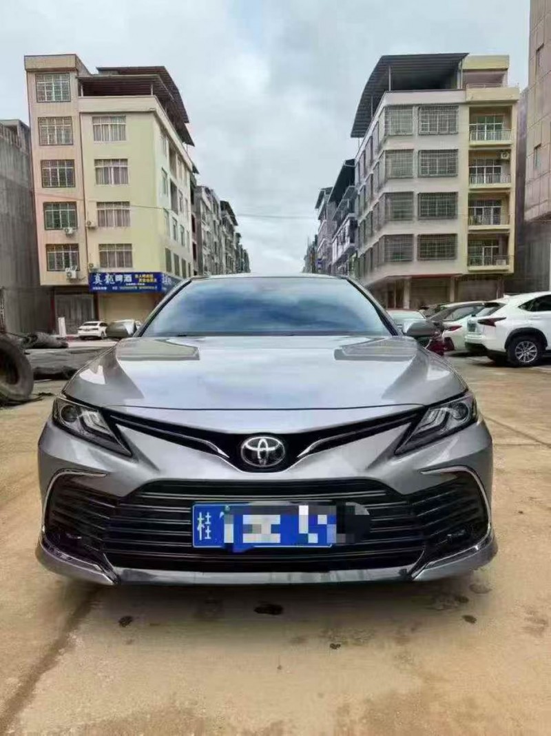 贵港22年丰田凯美瑞1