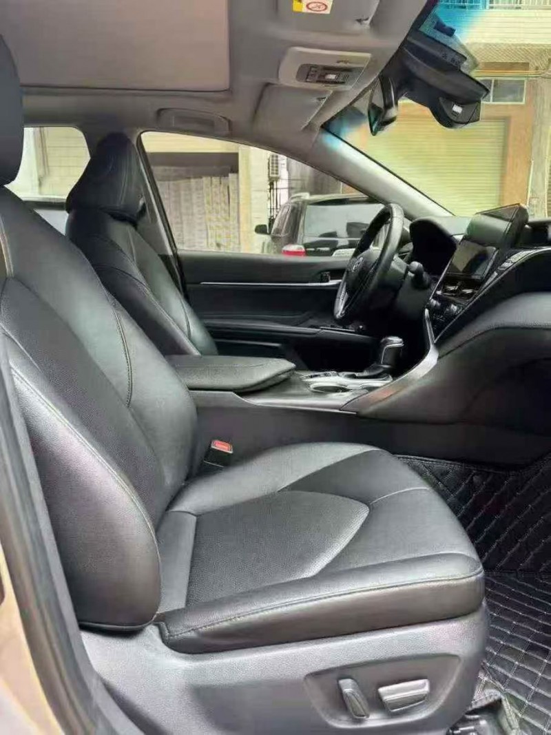 贵港22年丰田凯美瑞5