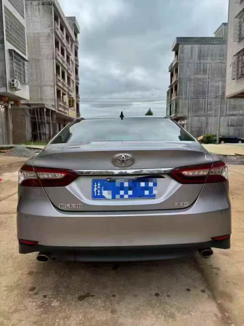 贵港22年丰田凯美瑞9