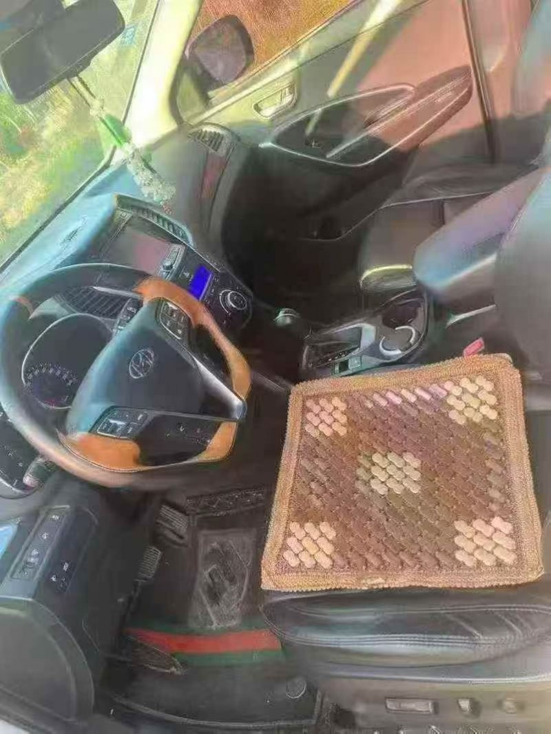 苏州15年现代新胜达6