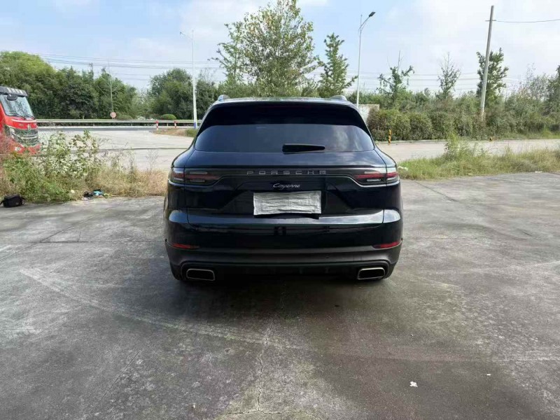 徐州19年保时捷卡宴9