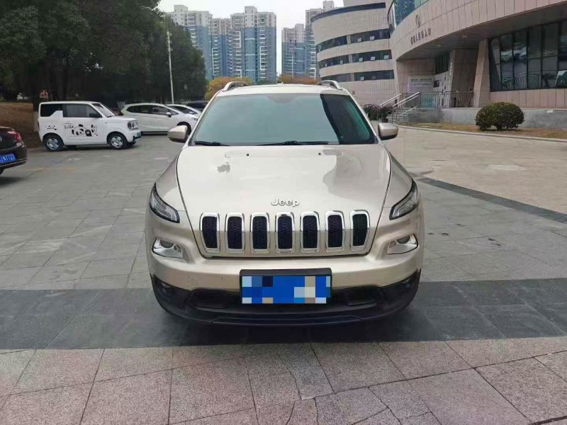 十堰18年Jeep自由光1