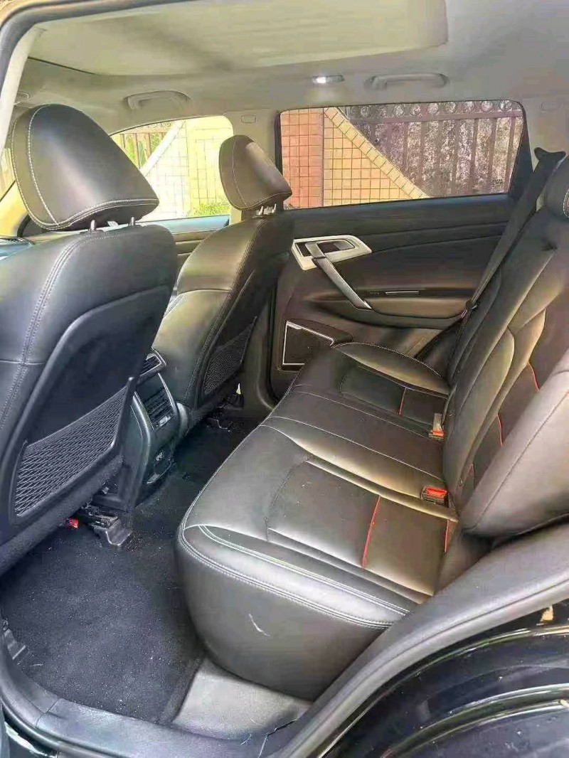 广州17年吉利博越5