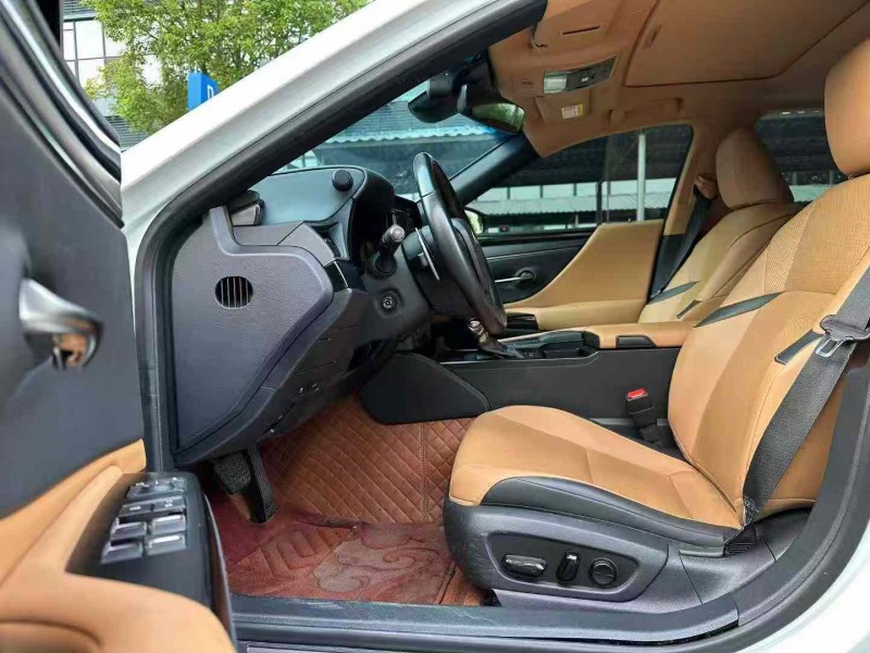 东莞22年雷克萨斯ES5