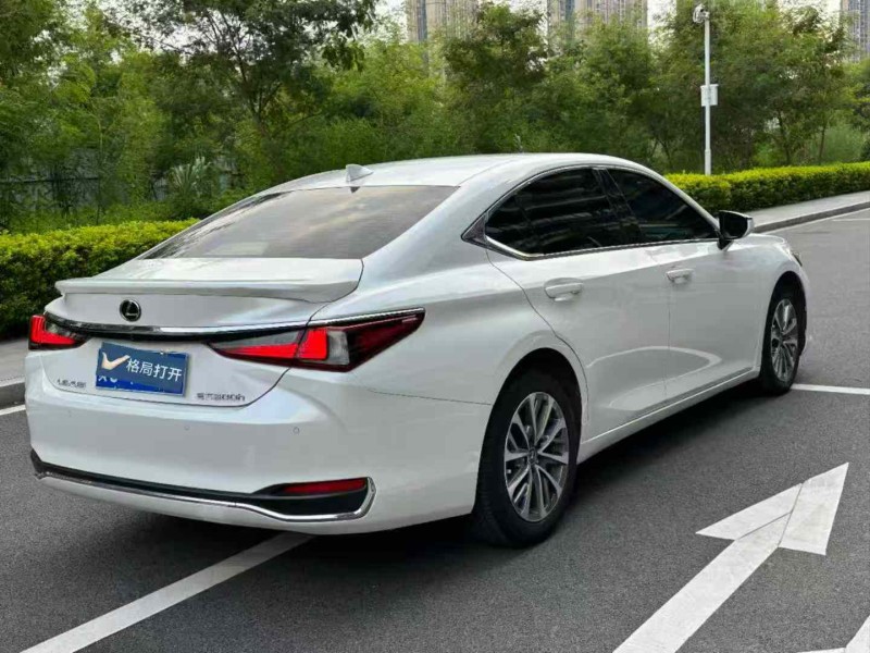 东莞22年雷克萨斯ES7