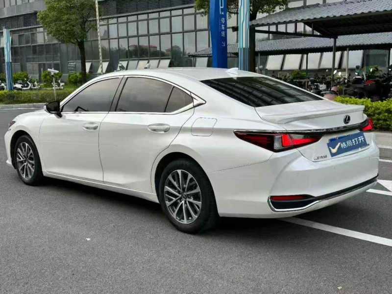 东莞22年雷克萨斯ES8