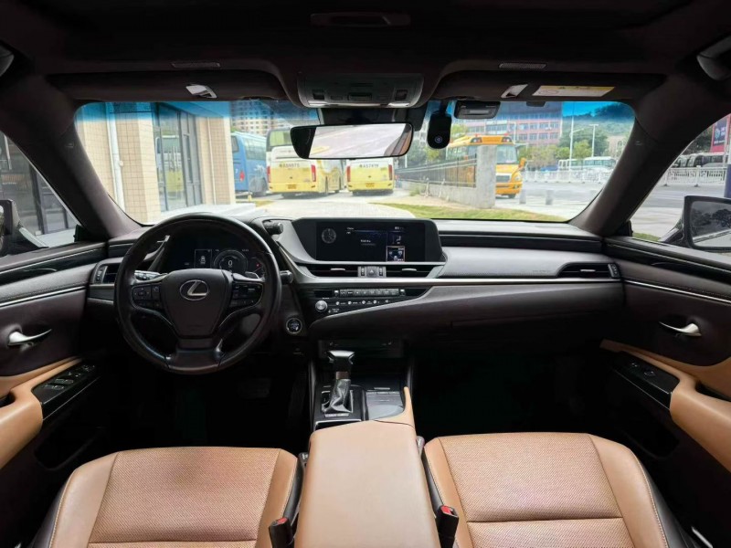 汕头21年雷克萨斯ES4