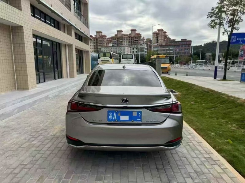汕头21年雷克萨斯ES9