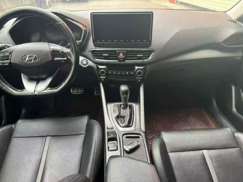 鄂州18年现代菲斯塔7