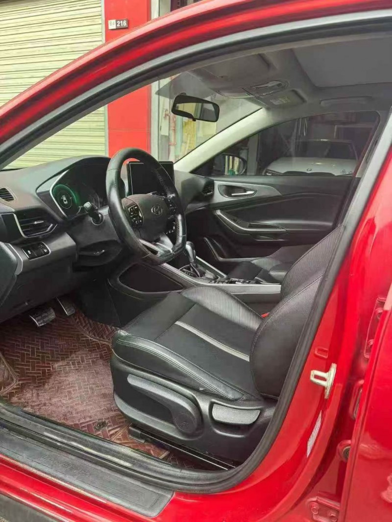 鄂州18年现代菲斯塔8