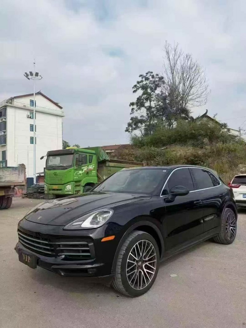 湘潭22年保时捷卡宴2