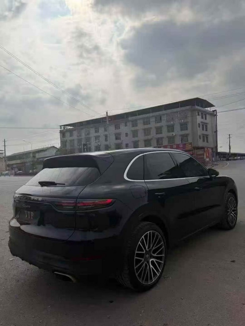 湘潭22年保时捷卡宴5