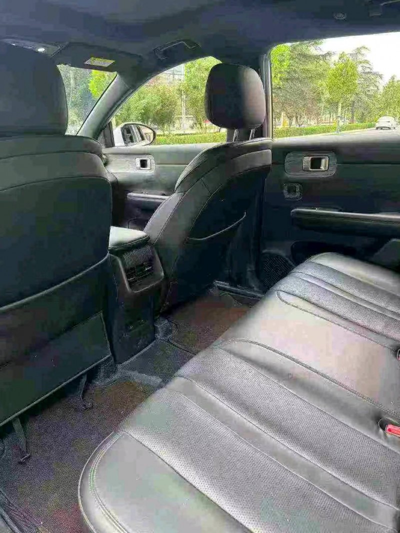 济宁24年五菱汽车星光9