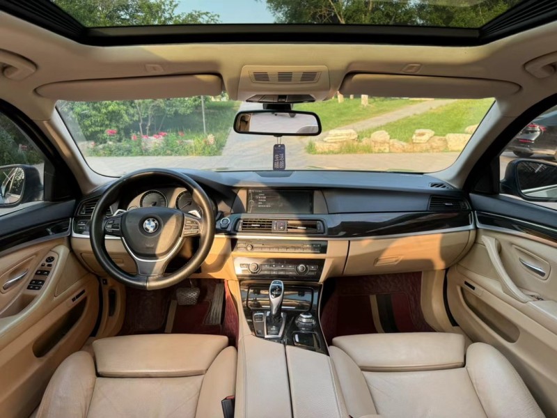 邢台12年宝马5系8