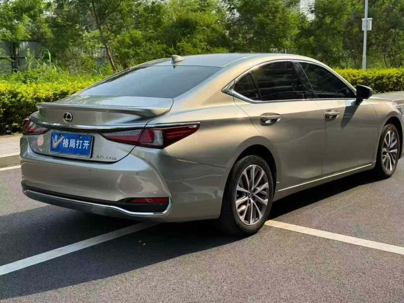 东莞23年雷克萨斯ES7