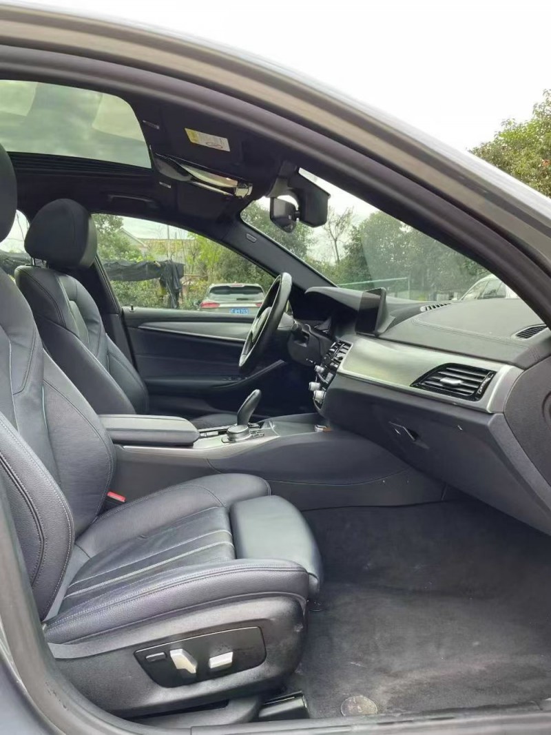 襄阳20年宝马5系4