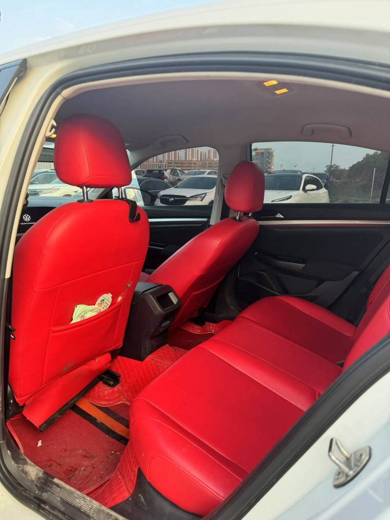 郑州21年大众宝来9