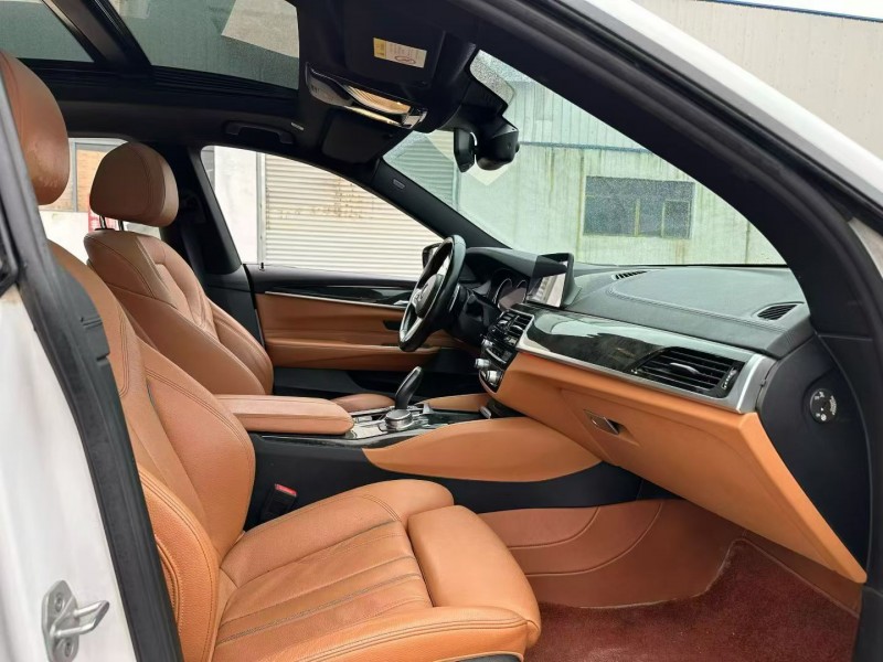 襄阳18年宝马6系5