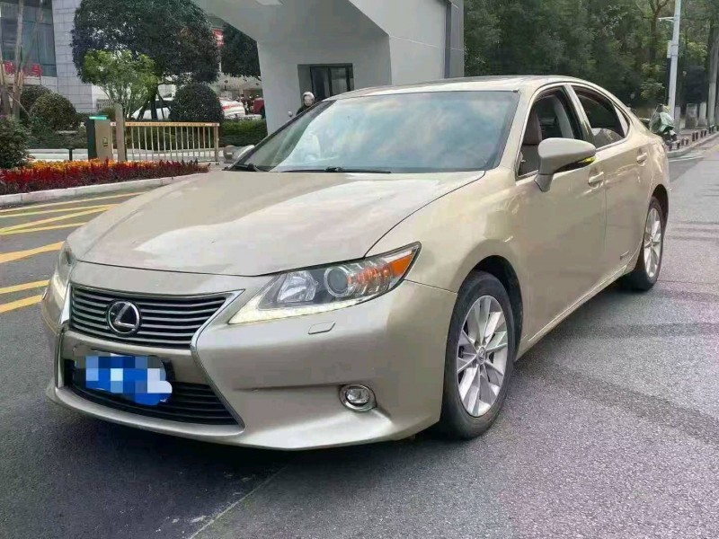 张家界14年雷克萨斯ES3