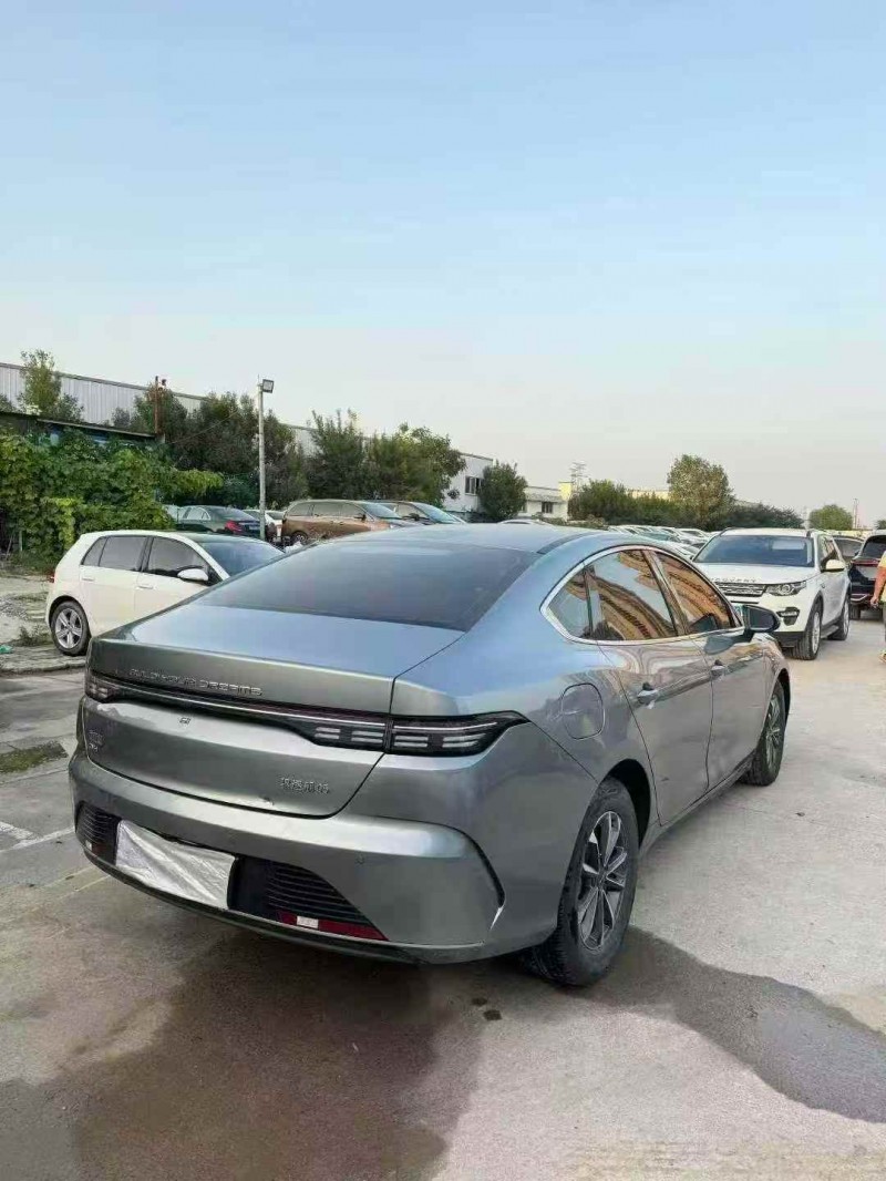 郑州23年比亚迪驱逐舰3