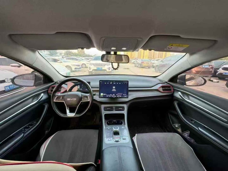 郑州23年比亚迪驱逐舰7