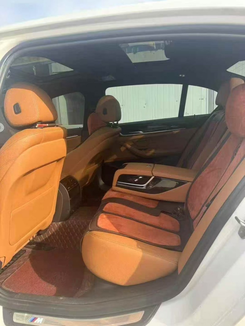 济宁18年宝马5系3