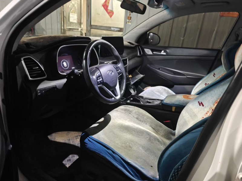 长沙20年现代途胜2