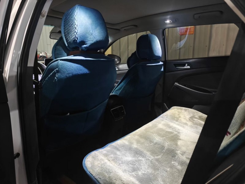 长沙20年现代途胜4