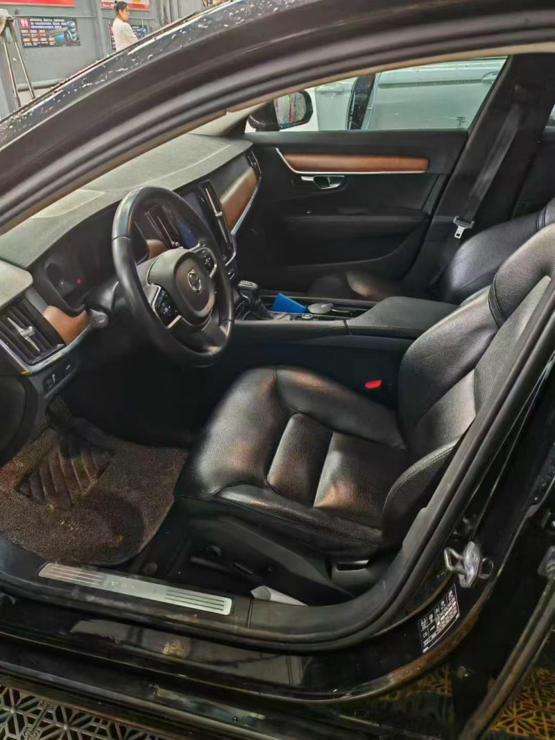 长治19年沃尔沃S904