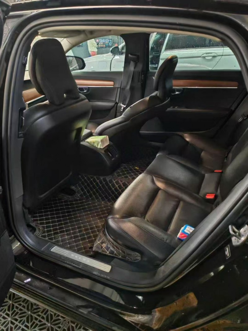 长治19年沃尔沃S906