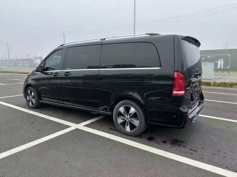 东营21年奔驰V6