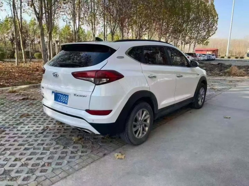 东营18年现代途胜8