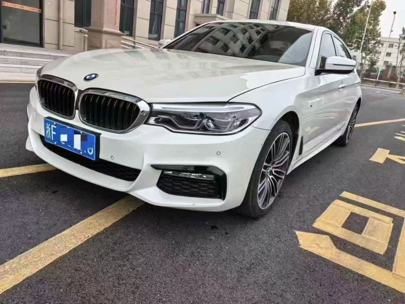 新余18年宝马5系2