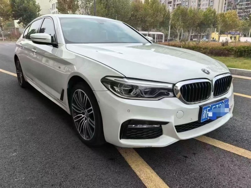 新余18年宝马5系3