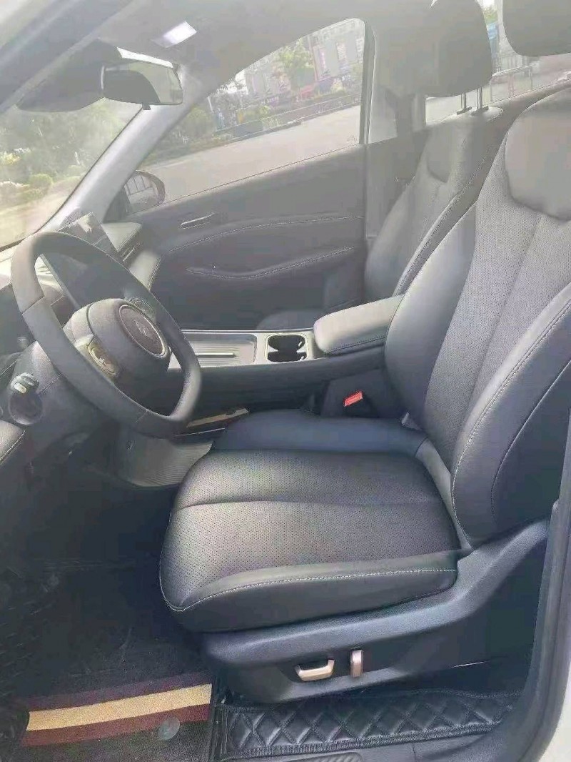 漳州25年宝骏云海5