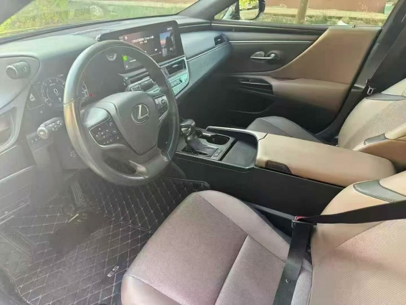 枣庄22年雷克萨斯ES3