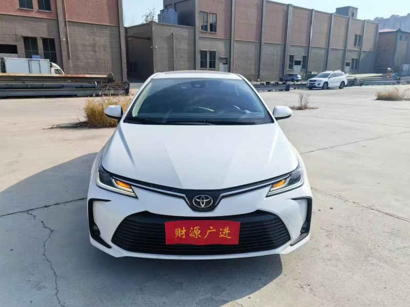 青岛22年丰田卡罗拉1