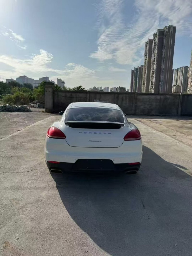 绍兴14年保时捷帕拉梅拉8