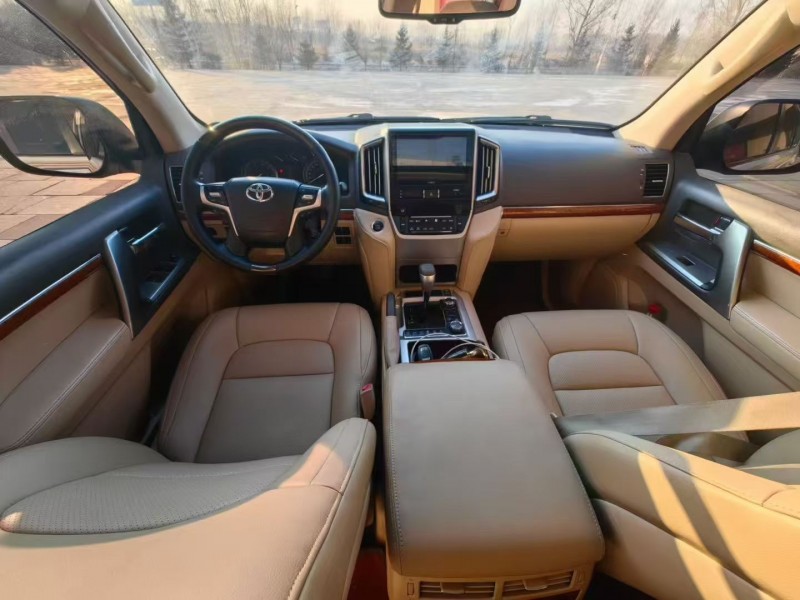 双鸭山13年丰田兰德酷路泽4