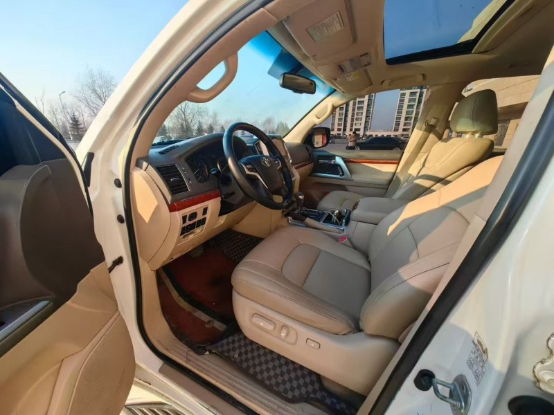 双鸭山13年丰田兰德酷路泽6