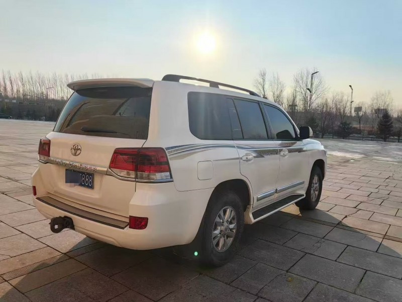 双鸭山13年丰田兰德酷路泽9