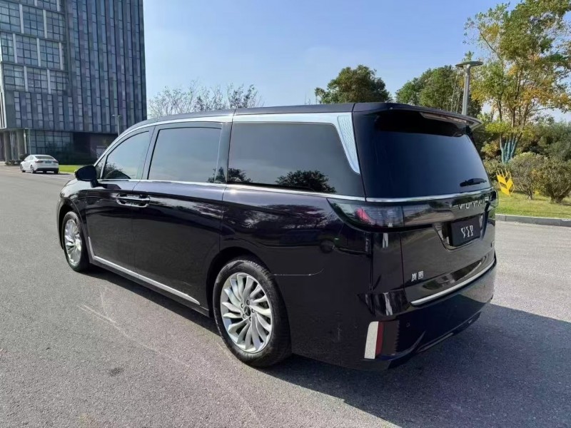 南通24年岚图汽车梦想家8