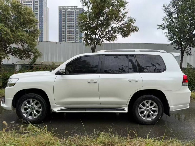 宜昌20年丰田兰德酷路泽8